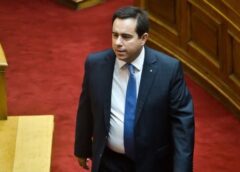 Μηταράκης: Η κατάθεση ερωτήσεων είναι στις υποχρεώσεις του βουλευτή – Ο Κυριάκος Μητσοτάκης ακούει τα μέλη της ΚΟ