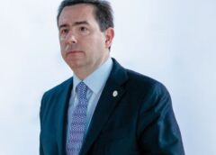 Μηταράκης για αεροδρόμιο: Έτοιμο το 2027 – Απάντηση στην αντιπολίτευση