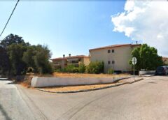 Στο “περίμενε” 28 χρόνια οι εργατικές κατοικίες Χαλκειούς