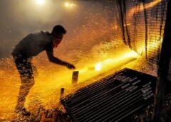 Σε νοσοκομείο της Αθήνας οι δύο πιο βαριά εγκαυματίες από το περιστατικό με τις ρουκέτες