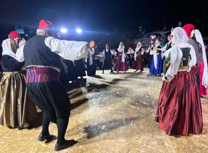 Ξεκίνησε η νέα χορευτική χρονιά για τη «Σίνα» στις Οινούσσες